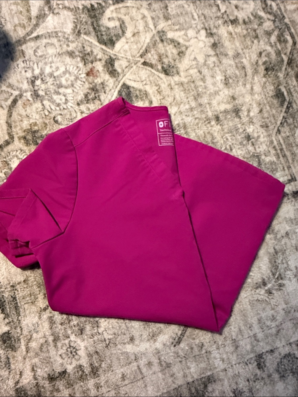 Figs 2 pocket scrub top